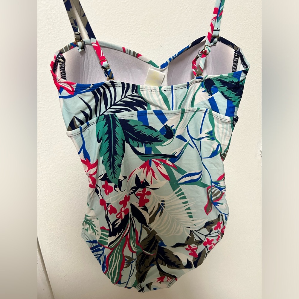 Bathing suit - Picture 2 of 2